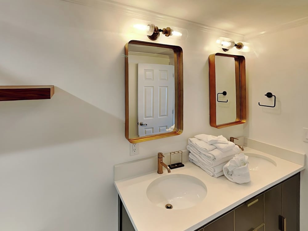Shipwatch Surf & Yacht #301D by Southern Vacation Rentals