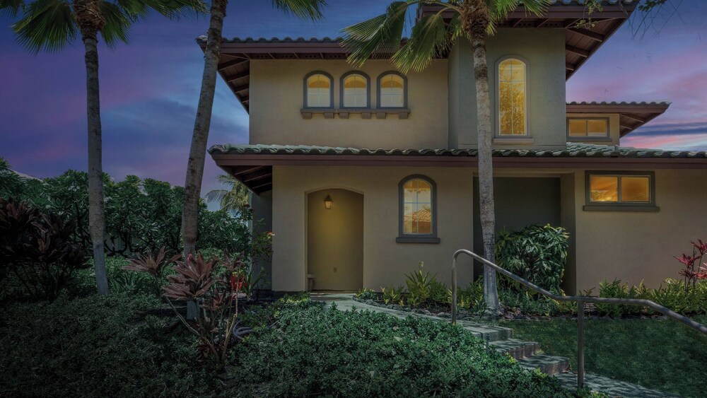 Tropical Escape w/ Lanai, BBQ & Resort Amenities - Vrkcv