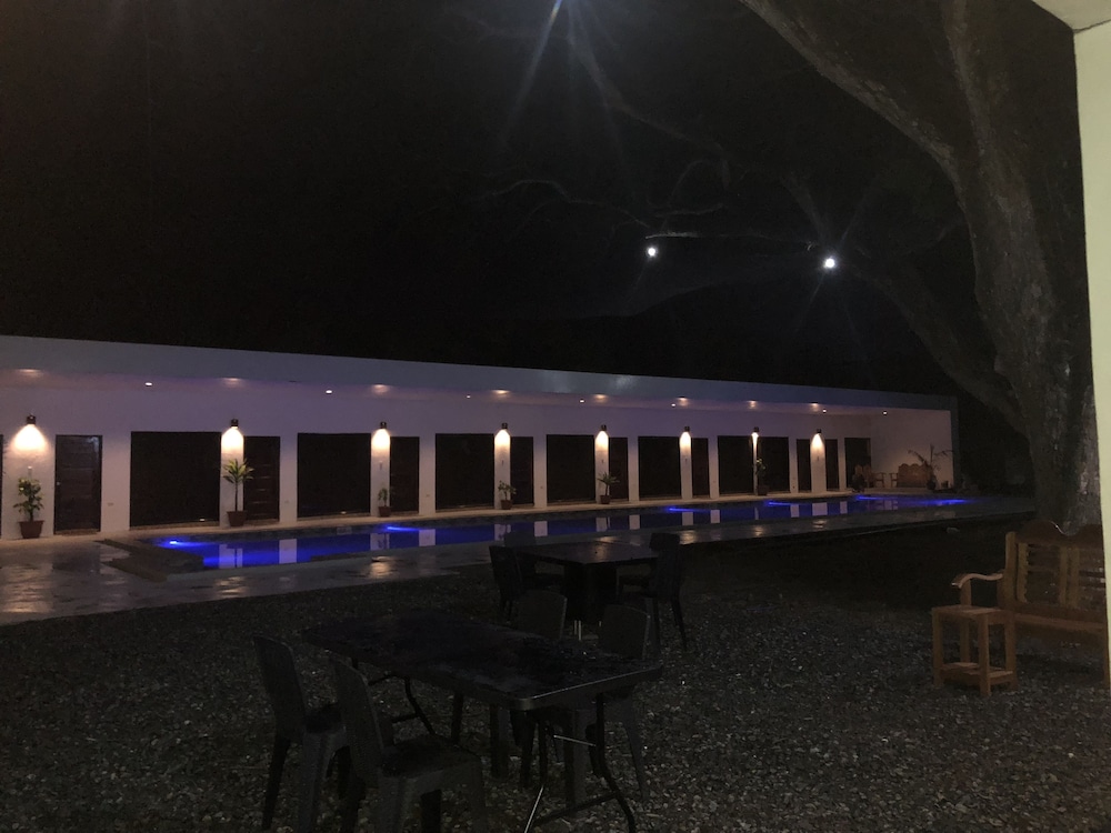 Alesseo Backpackers - Hostel