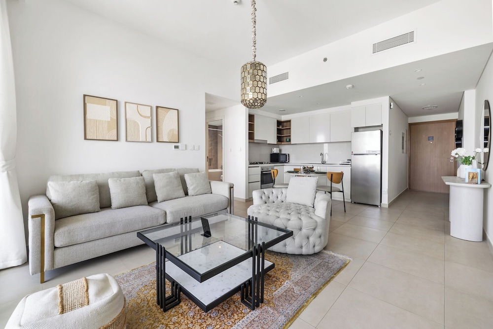 1BR Downtown and Dubai Frame Views