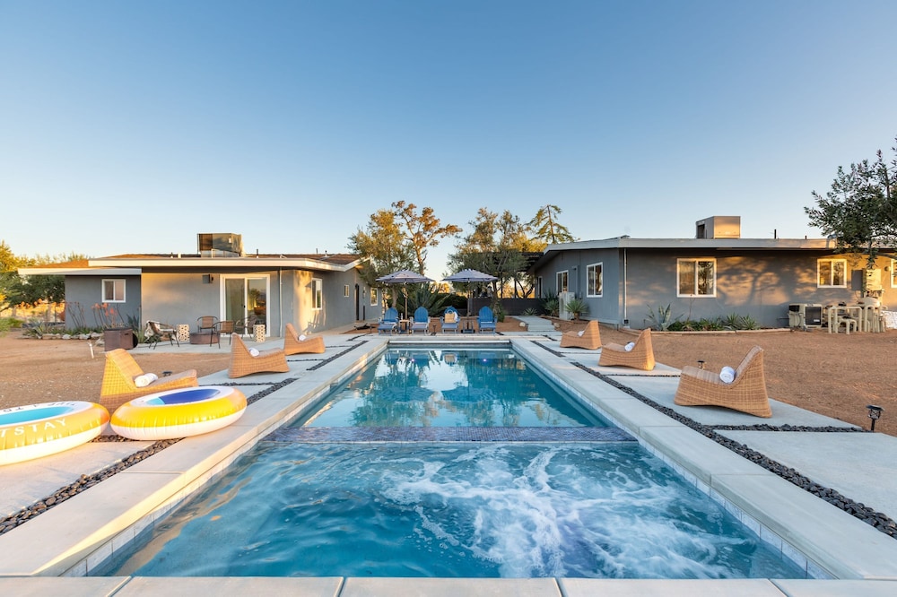Sunset Grove by Avantstay New Pool Desert Views