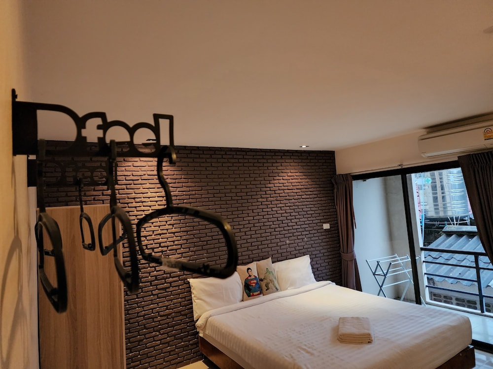 Dfeel House