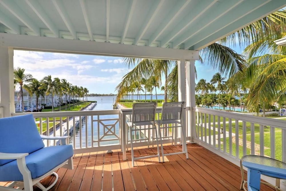 Waterfront Luxury Villa