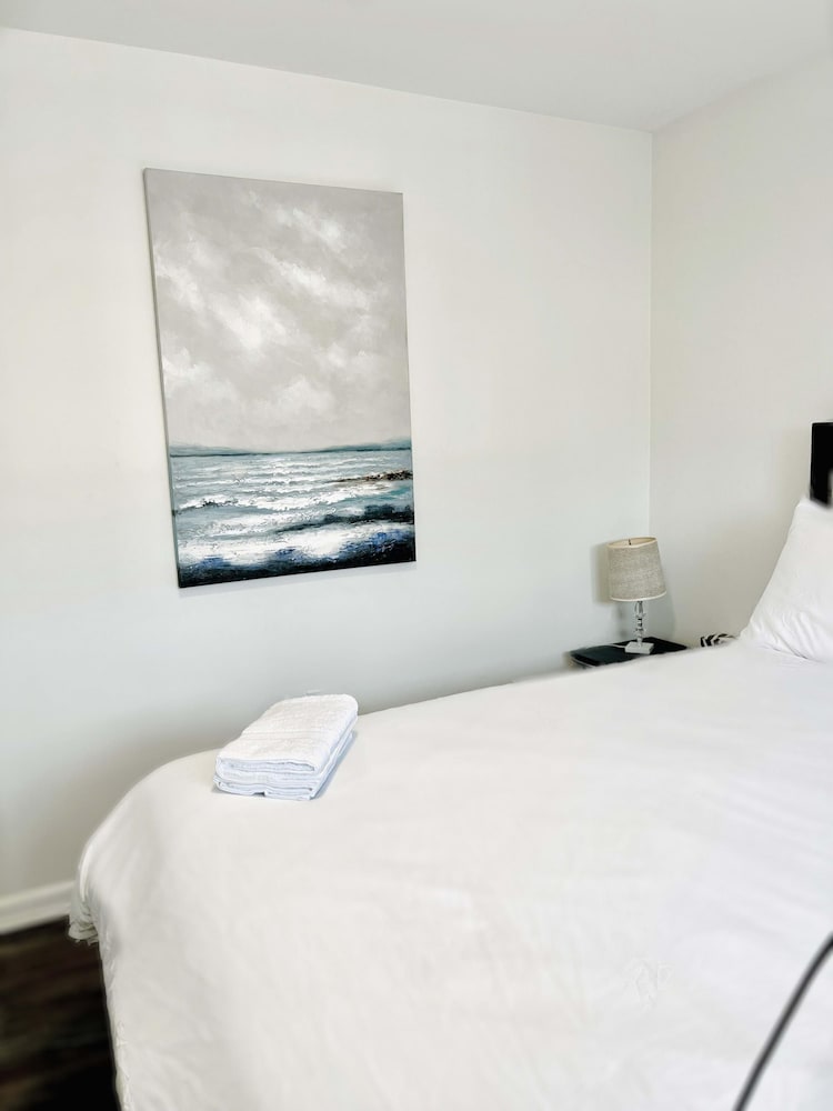 Elegant Brand New Apartment in Central Burlington