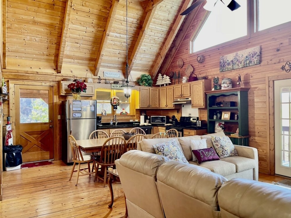 Olde Tyme Way Cabins 3526