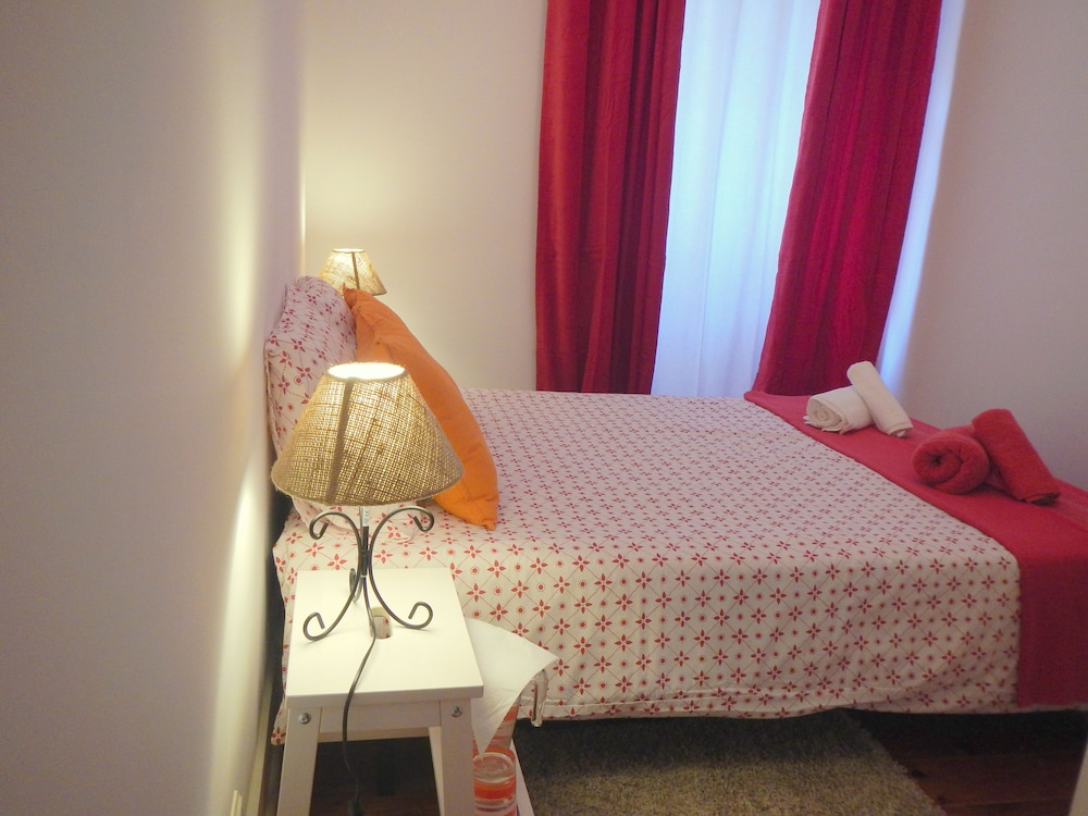 Estrela Charming Rooms by Host-Point