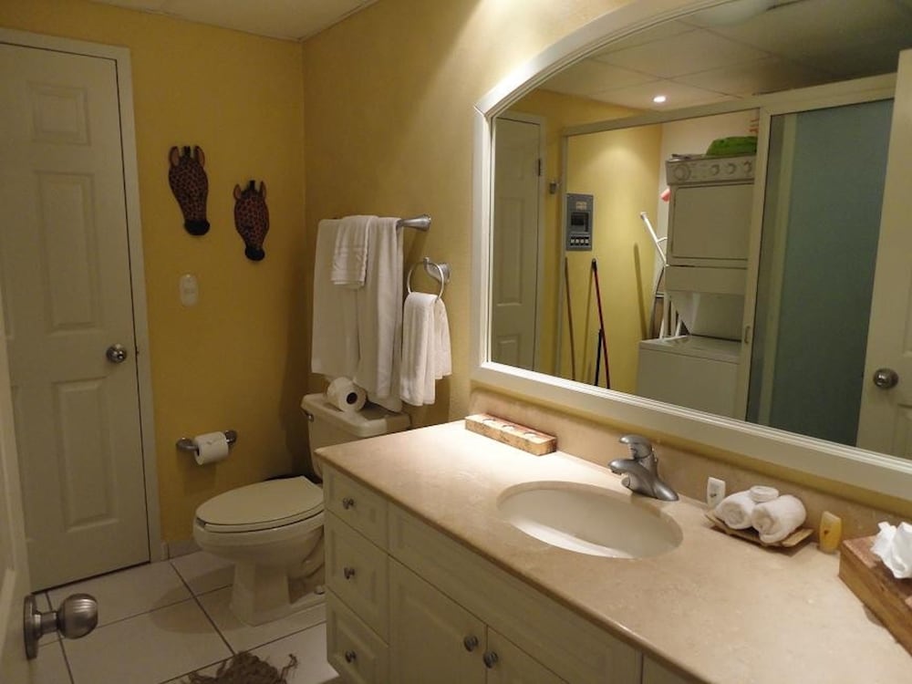 Unlimited Luxury Villas - Gran Marina Condo
