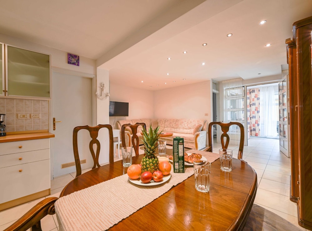 Classic and Smart Rovinj Apartment With Terrace
