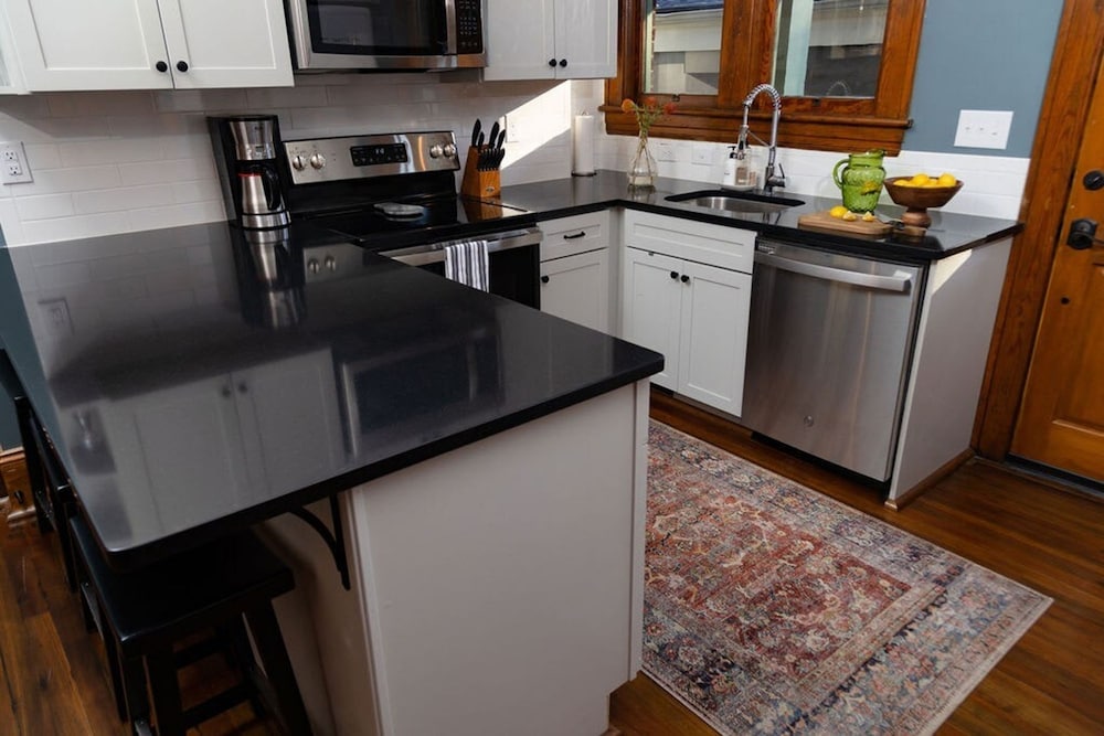 The Winona House - Boutique Hotel Near Downtown