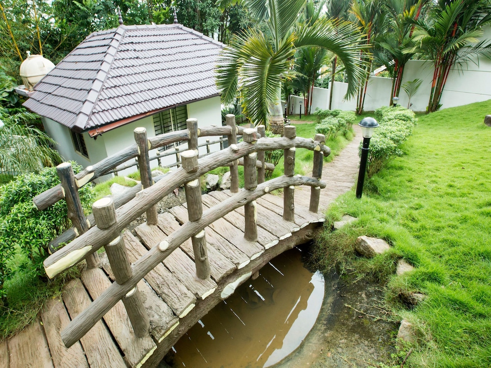 OYO 9676 Karapuzha Island Resort