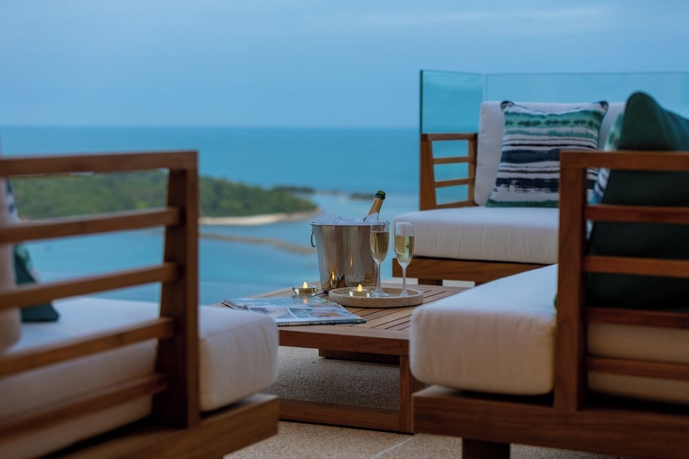 Villa Aroka 4 Bed Sea View KBR41