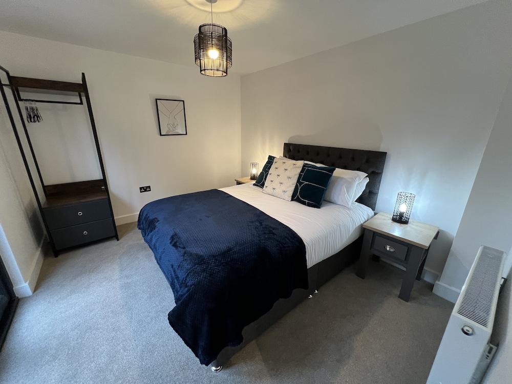 Isleworth Apartments view 3
