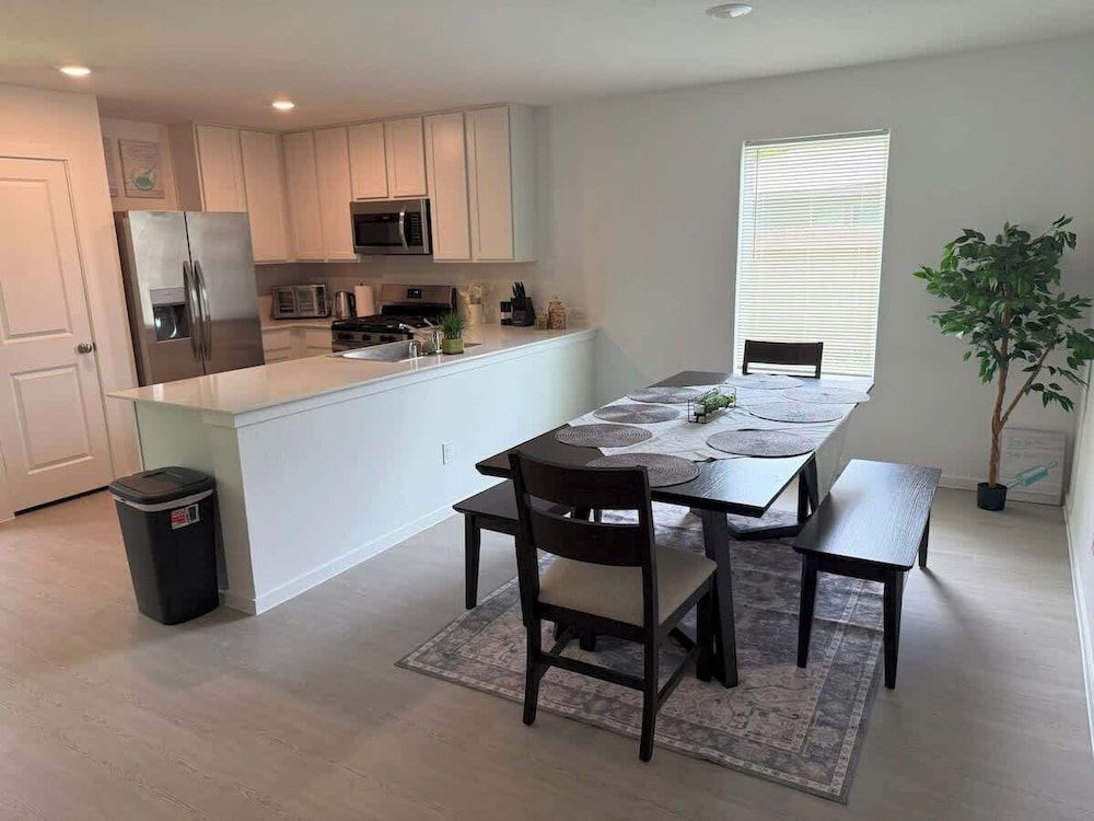 @ Marbella Lane - Tranquil Escape in Texas Pines