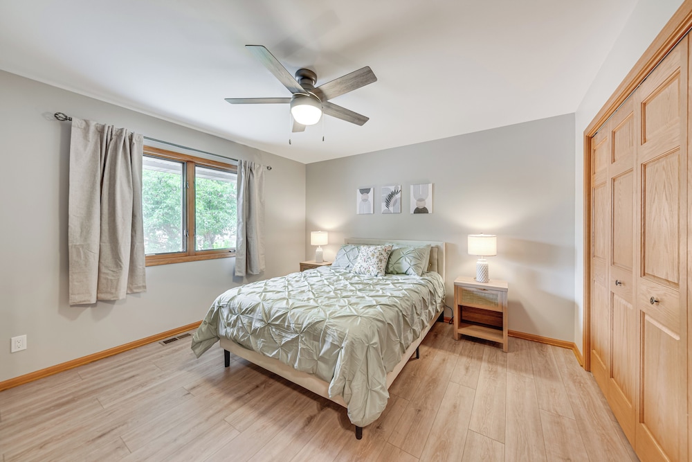 Lake Mary View: Pickleball Paradise Penthouse Unit