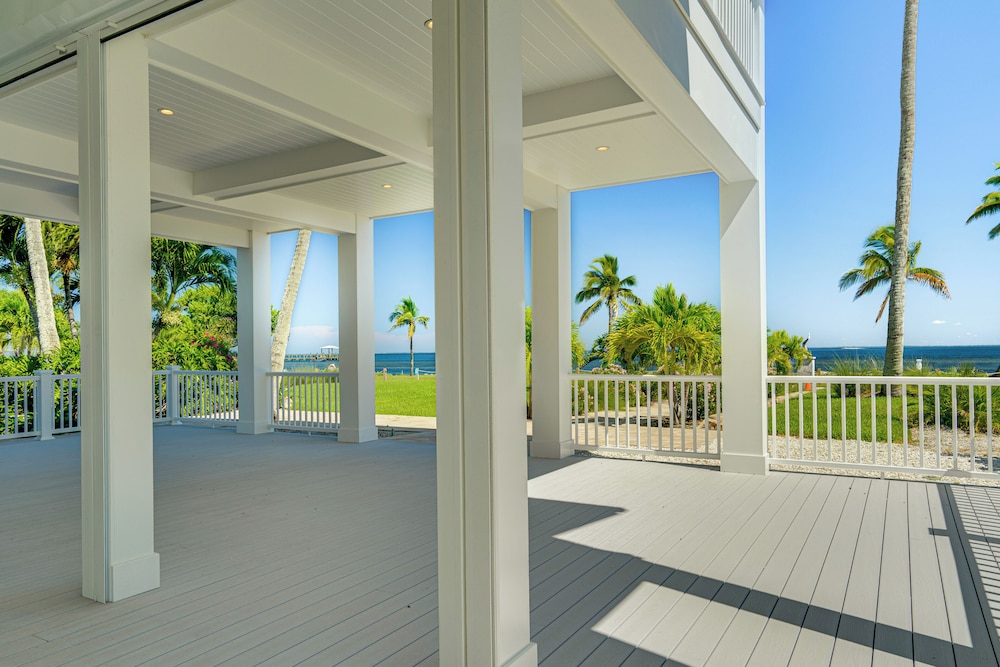 Luxe Pine Island Living: Historic Old Florida Gem!