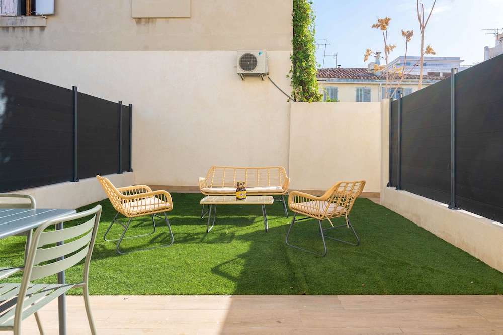 Les Maisons du Parc en Marseille — balance & terrace