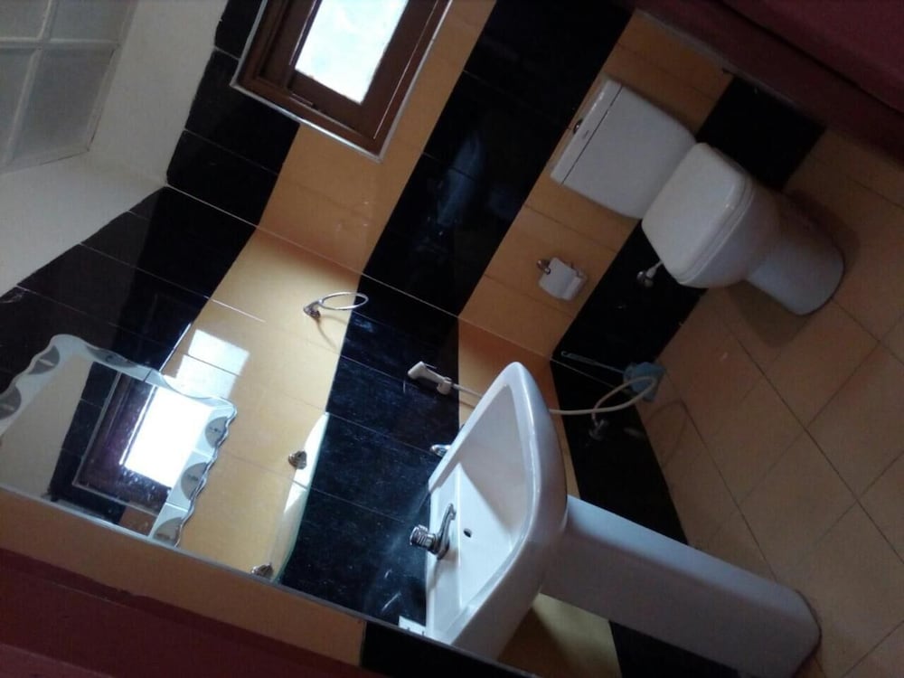 Lizzie Villa Guest House