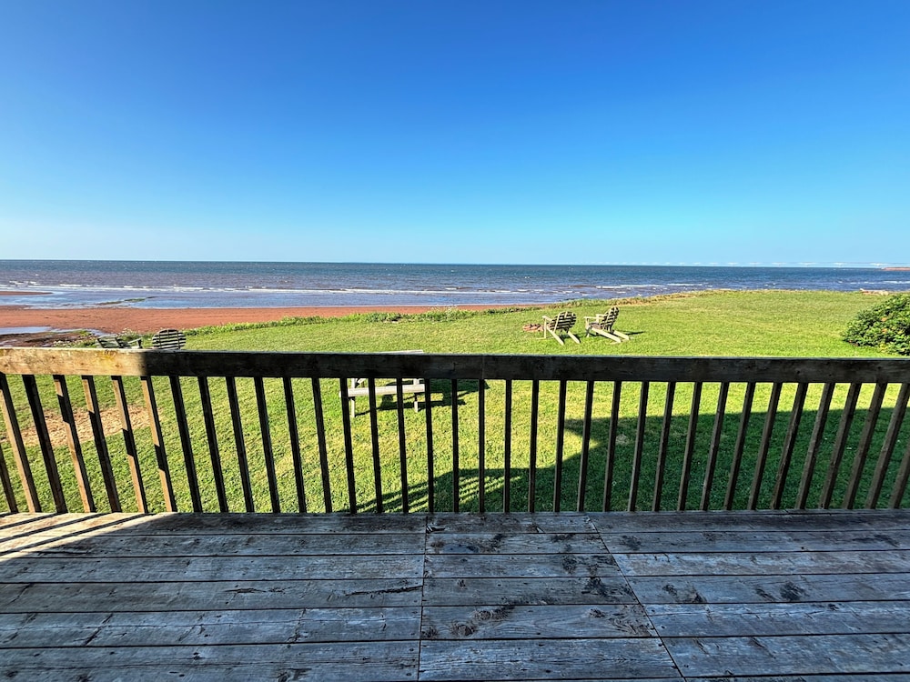80 Oceanside Cottage