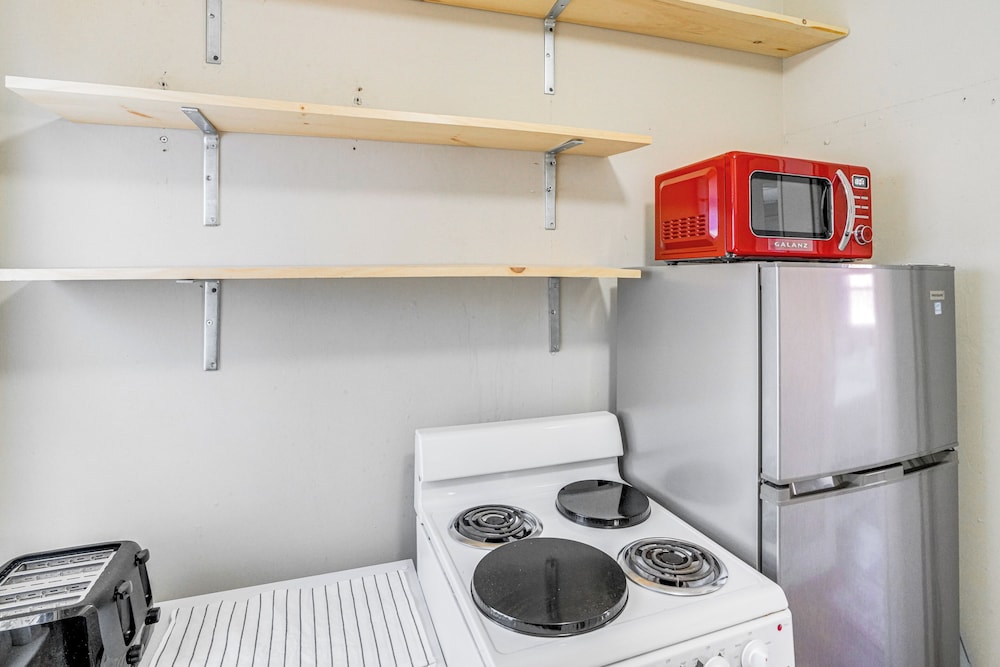 Walk to Dtwn Hudson: Cozy Upstate Apartment