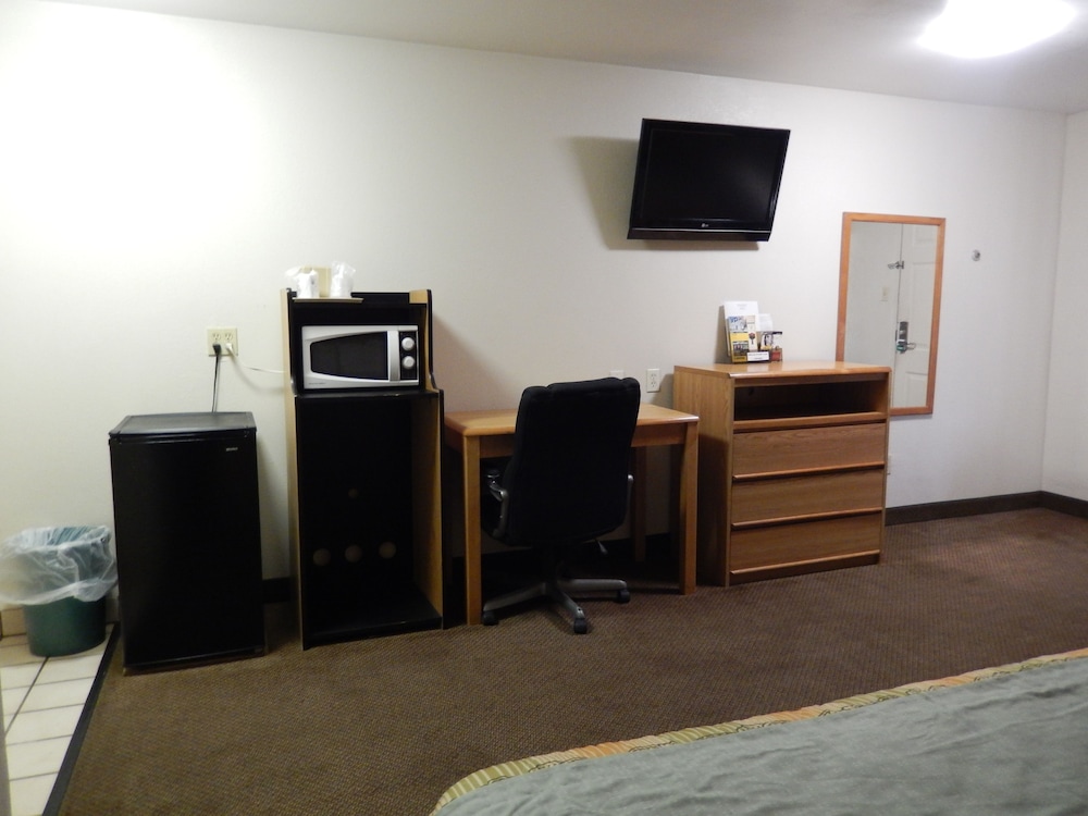 Pearsall Executive Inn