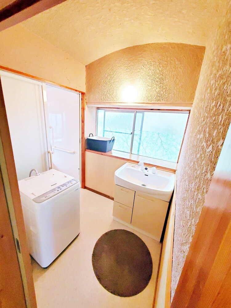 Guesthouse & Sharehouse carima azumik