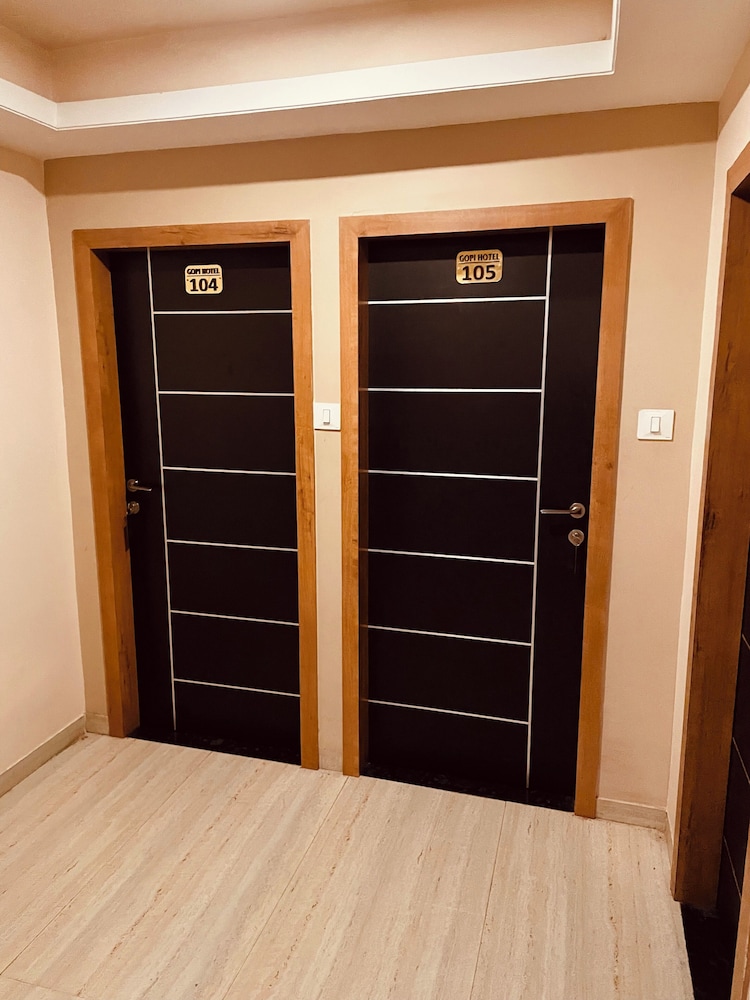 Gopi Hotel And Restaurant
