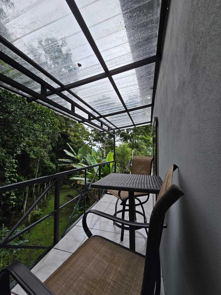 Happy Paradise Lodge