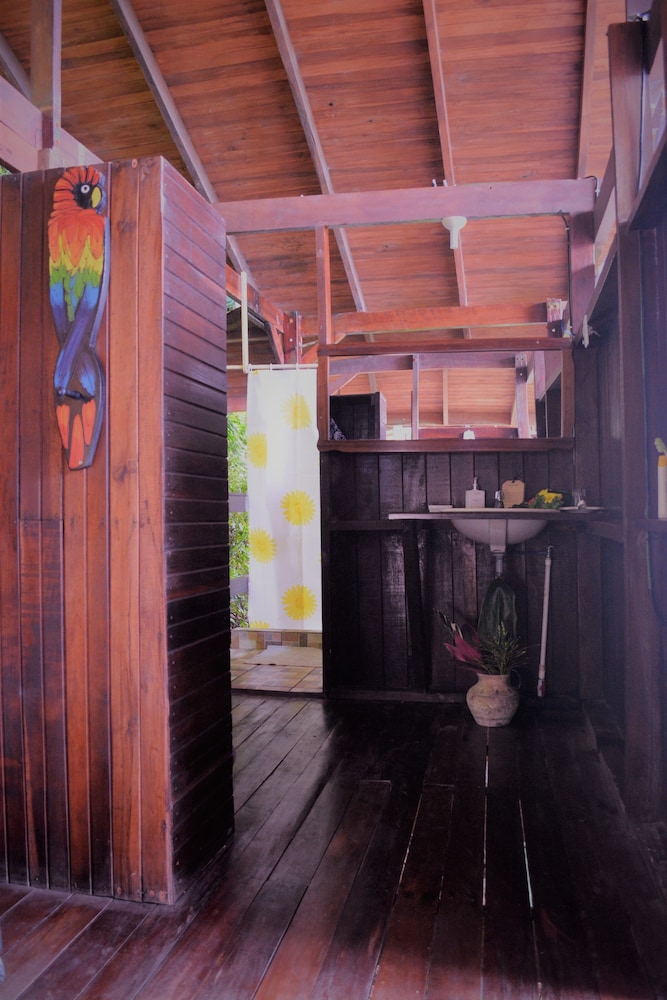 The Lookout Inn Lodge