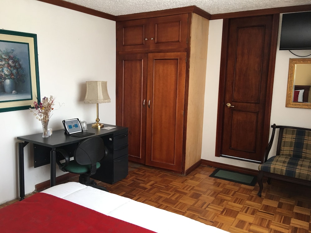 Hostal Mitad del Mundo