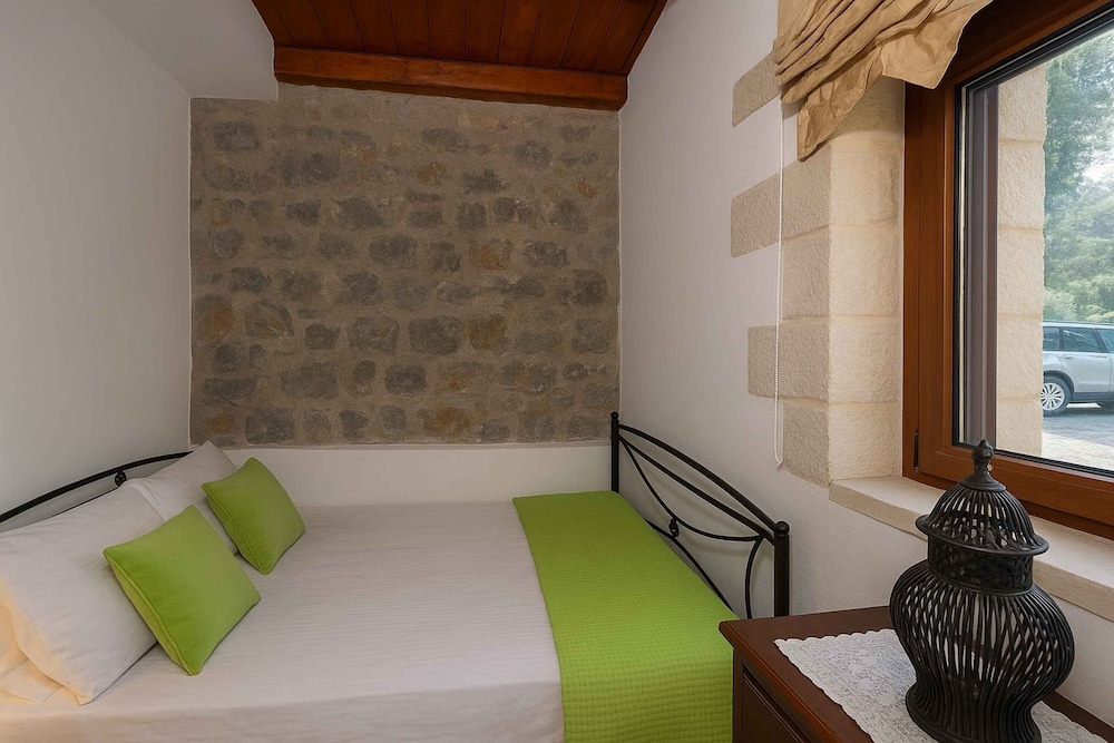 Geroulios Kastro Villas