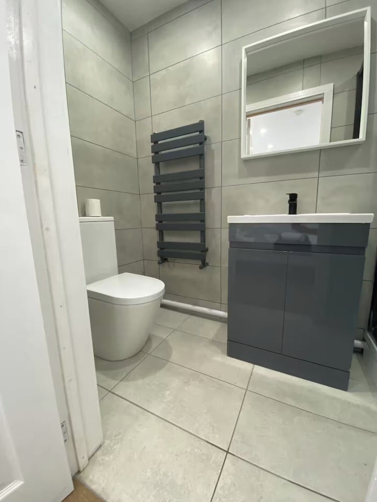 Luton City Retreat - Spacious 3 Bedroom Apartment