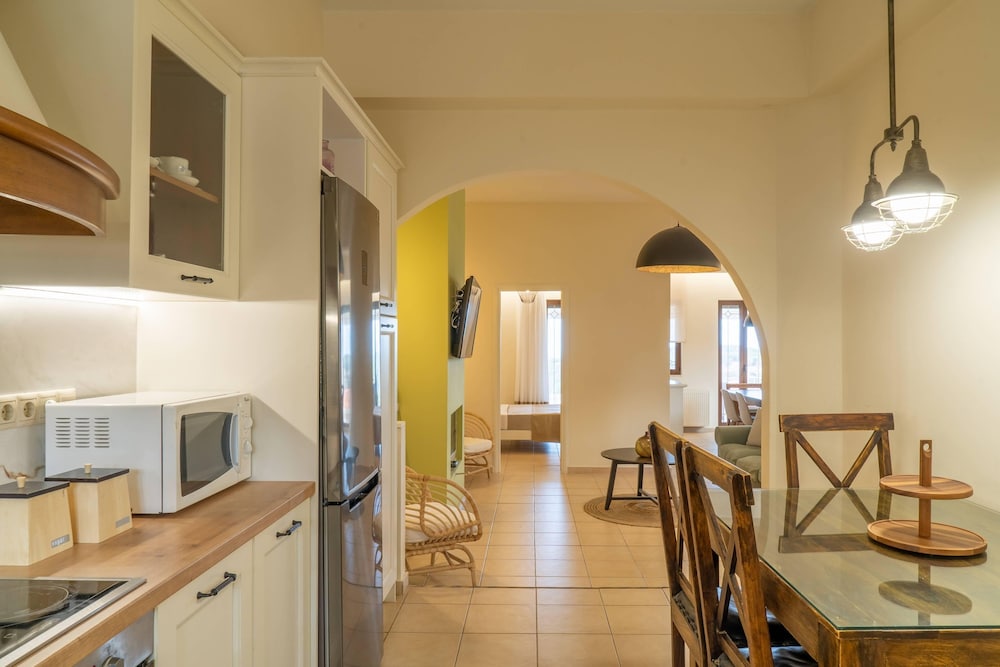 Villa Dimitra With Swimming Pool