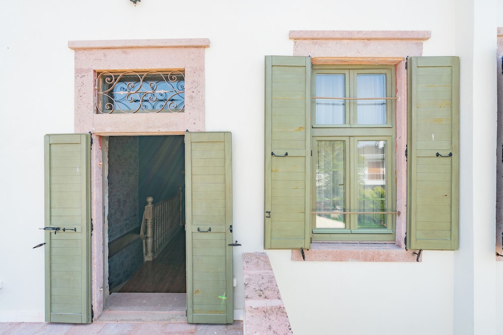 Hotel Elia by Ortunc (+8) - Image 1