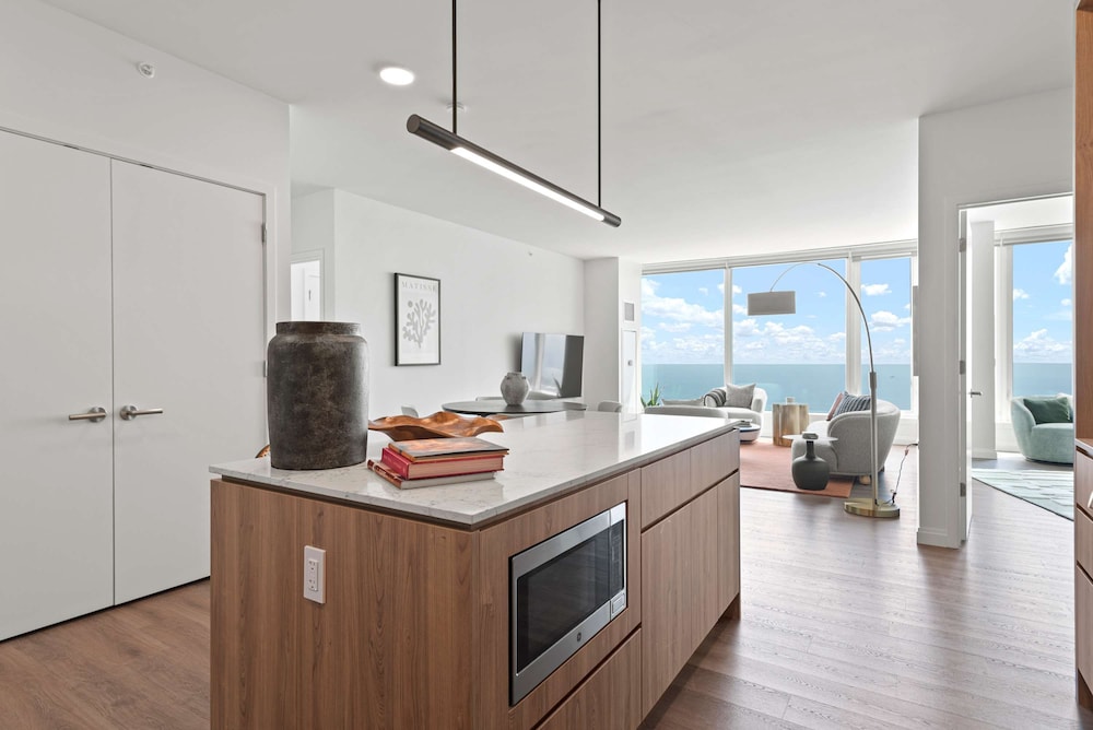 Luxe Apts Stunning Lake Views Resort Amenities