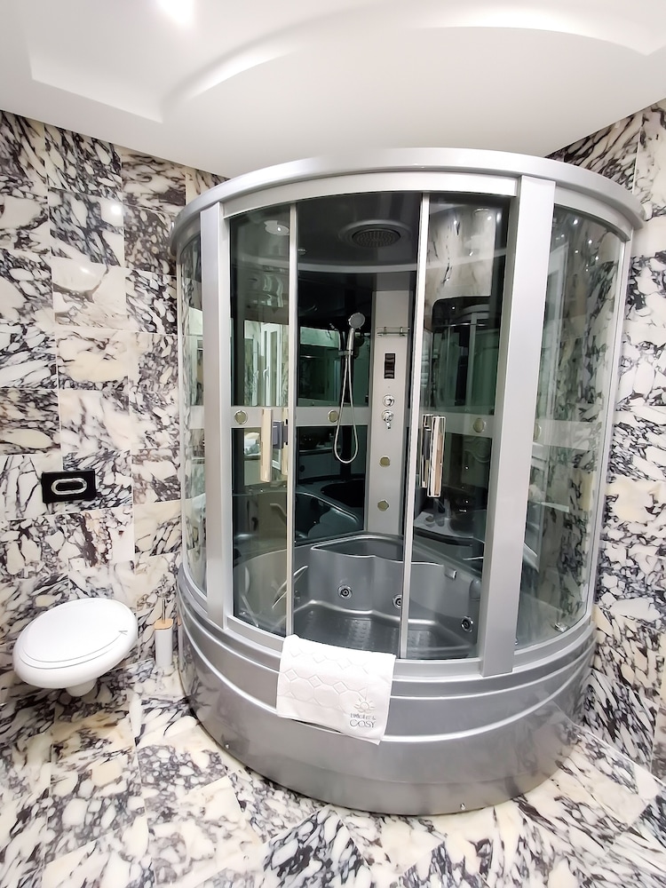 L'Orchidée - Luxury Suites