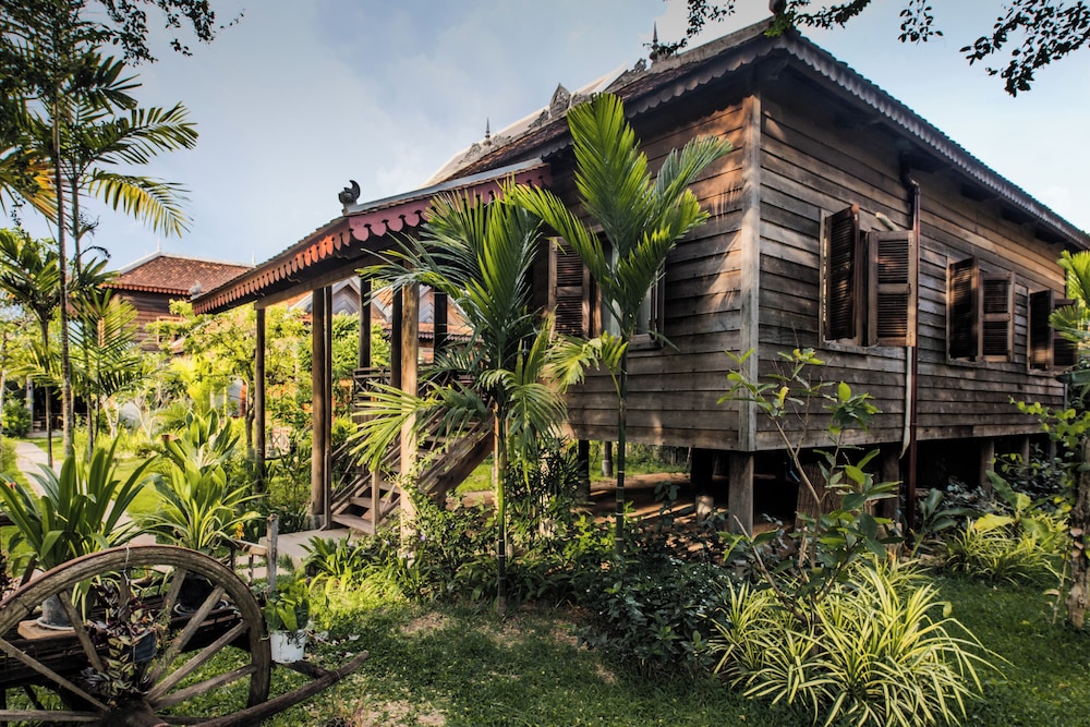 PHUM KHMER LODGE