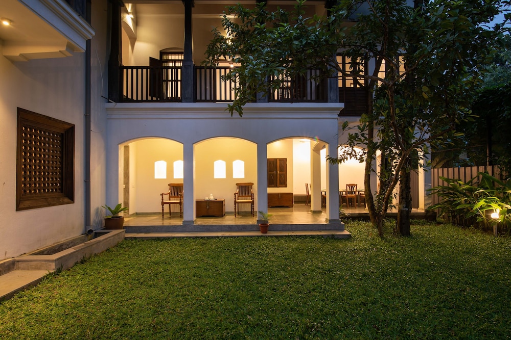 Shalom Villa by Vista Rooms view 4