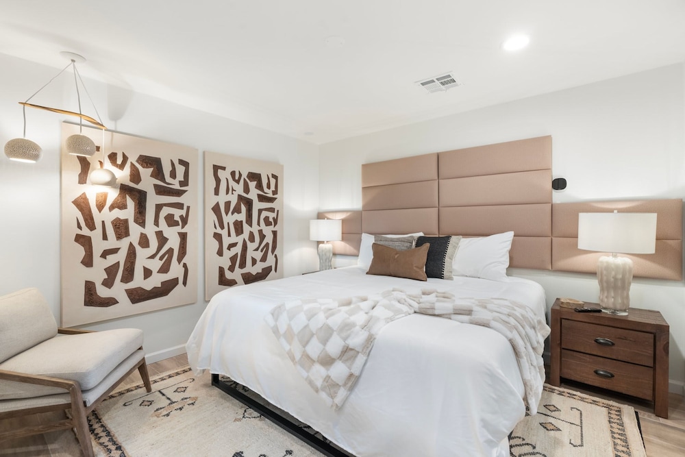 The Casa Del Sol Experience - Old Town Villa