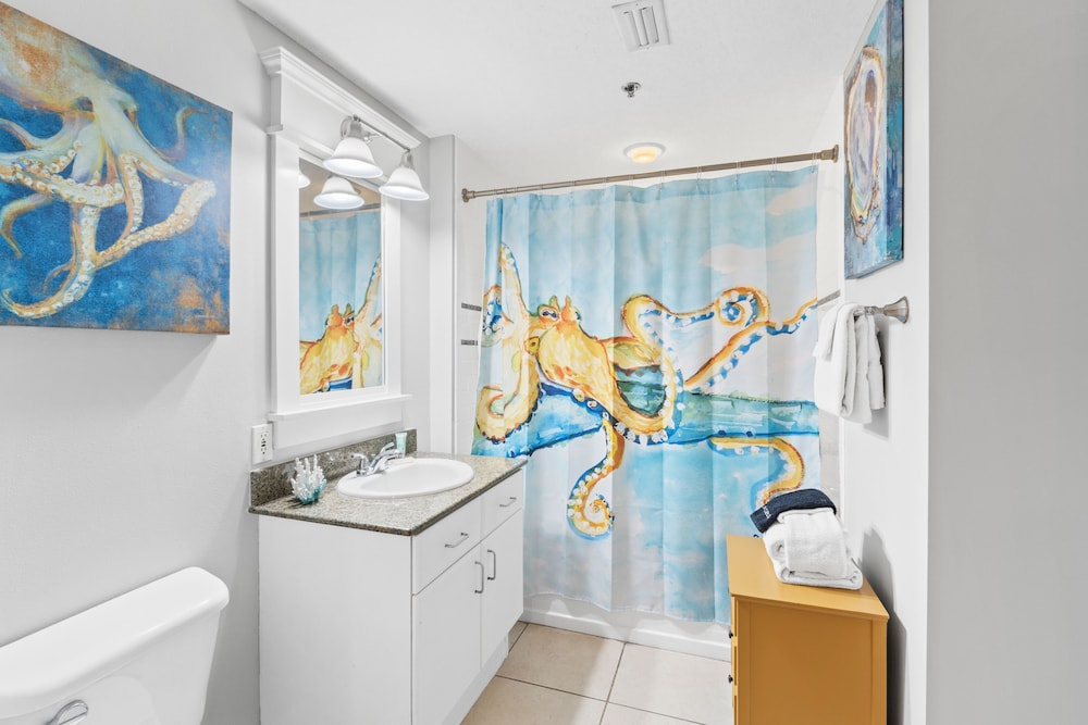 Grand Panama Beach Resort by Book That Condo