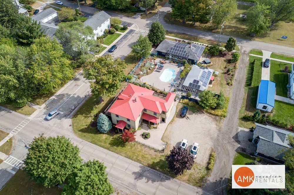 Lake Life Getaway - Condo Near Downtown