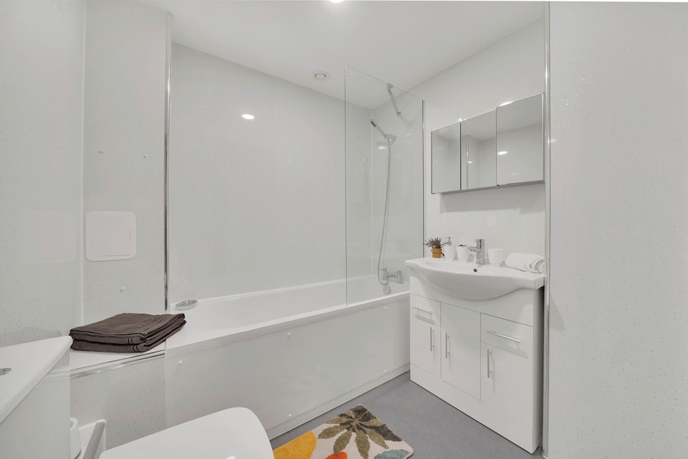 Ilford - East London Apartment - Greater London