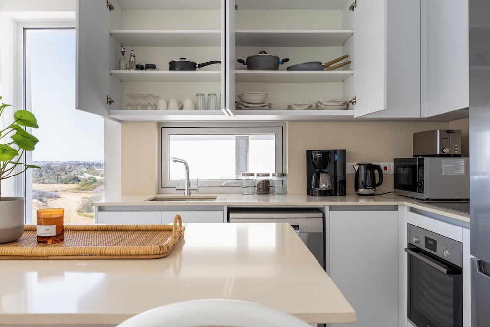 Aelia Chic 2-BR Apt & Balcony in Larnaca