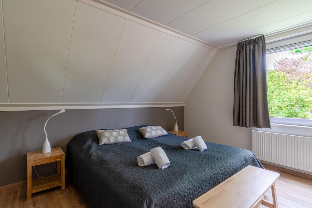 Tastefully Furnished Country House for 6 People