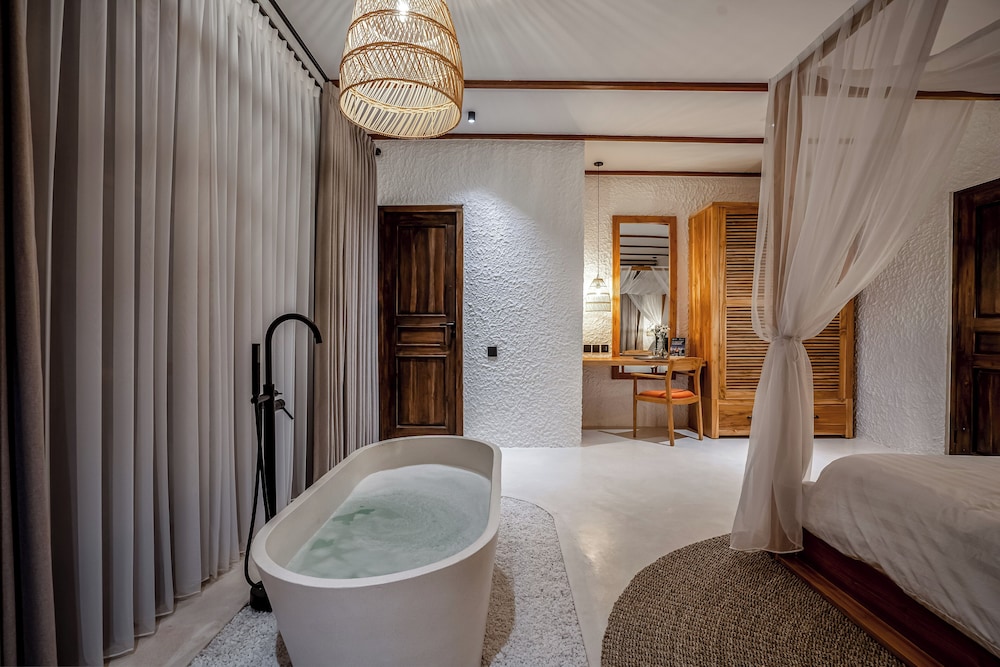 Tropical Tribe Villa by EVDEkimi - 3 BR