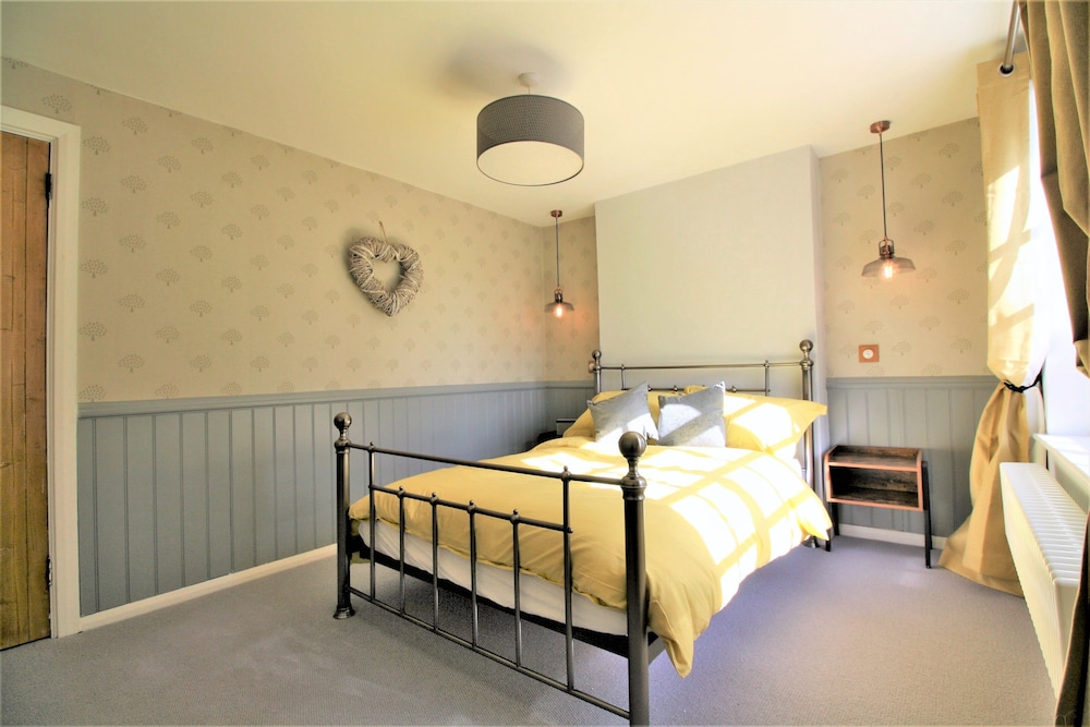 Hurst Cottage view 5