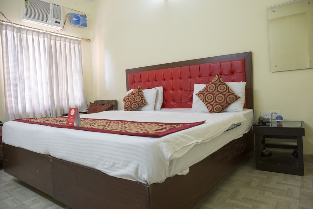 OYO 1949 Hotel Surya Garden