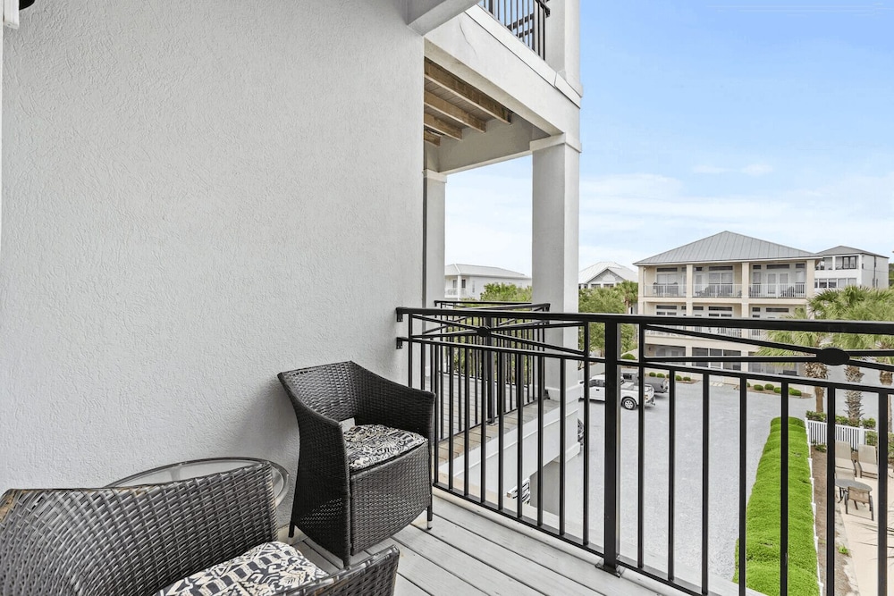 Grovey by the Sea by Avantstay Oceanfront, Private Beach, Pool Access