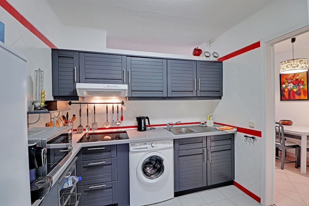Vilamoura Stylish With Pool by Homing view 5