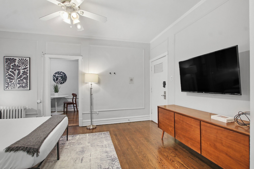 Studio Unit - Blackstone rep 1