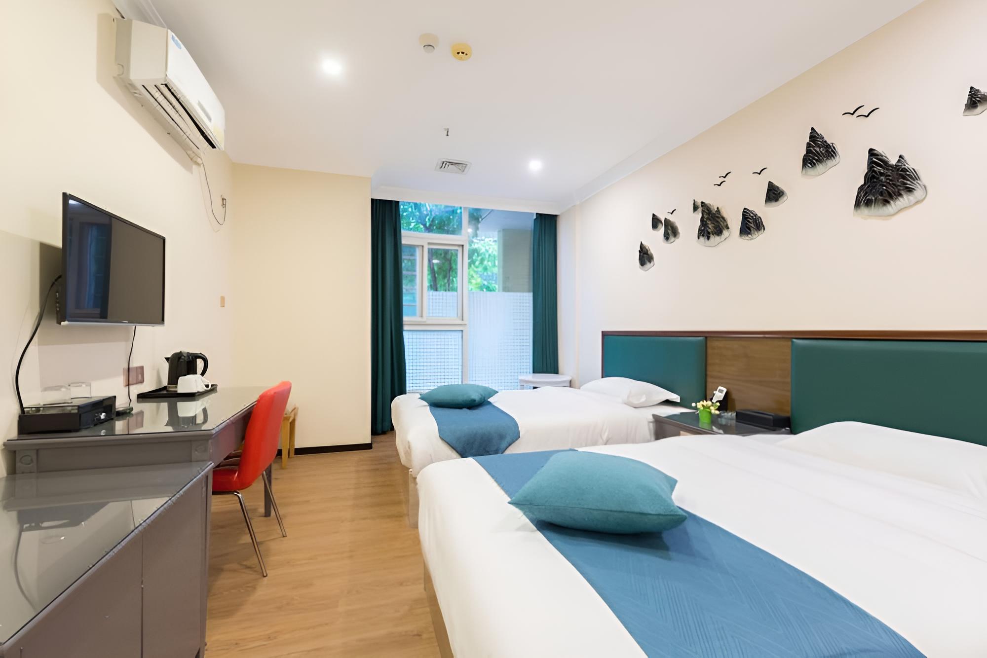 Huiyin Fashion Hotel